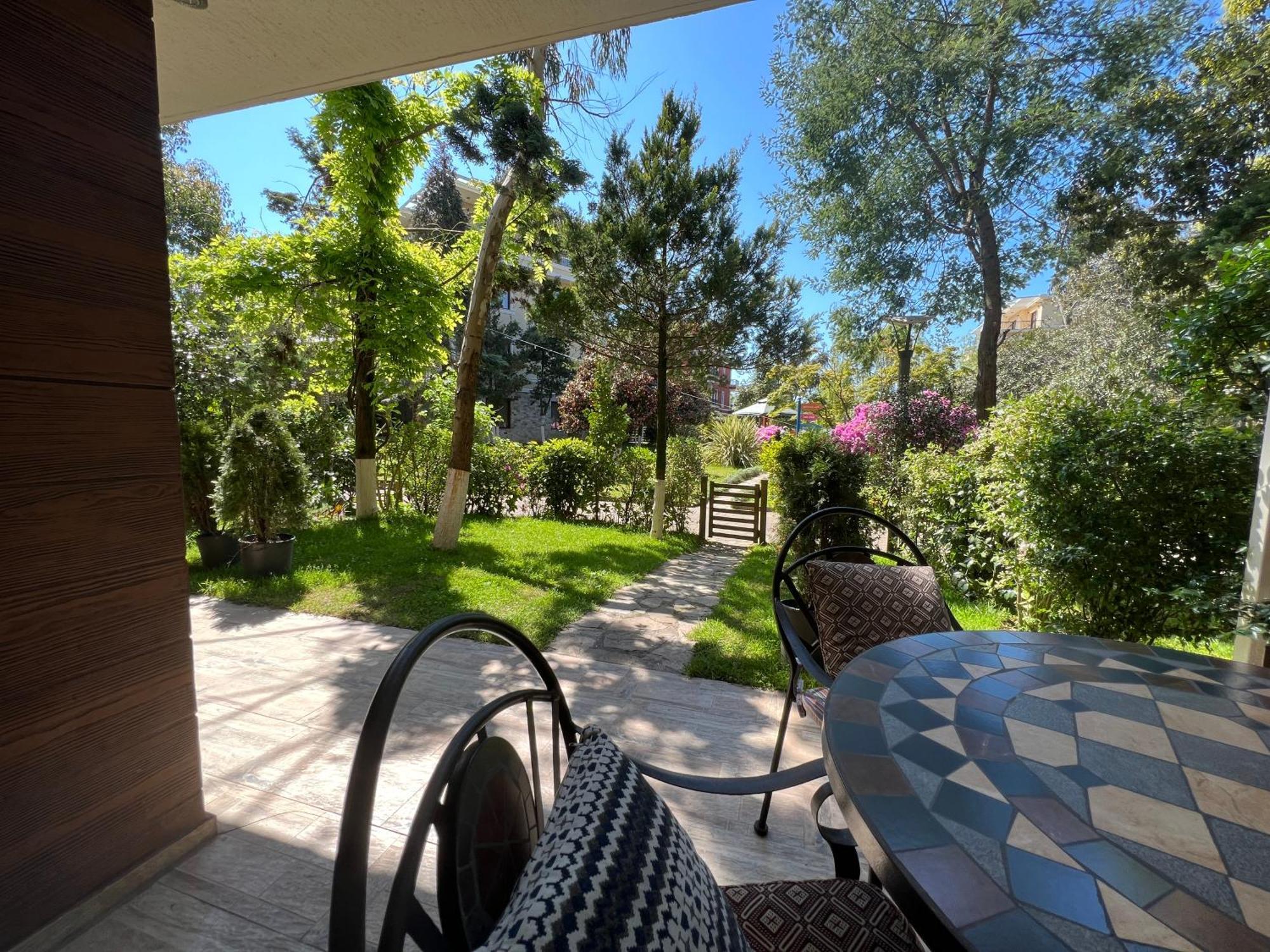 Luxury Oasis Apartment Chakvi Phòng bức ảnh